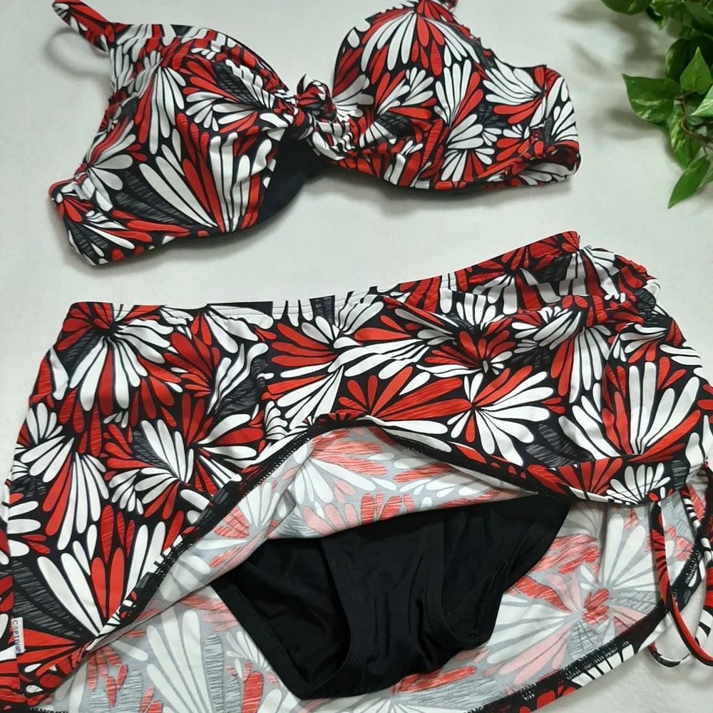 Captiva 2pc Red Black Floral Bikini Swim Set Sz M‎